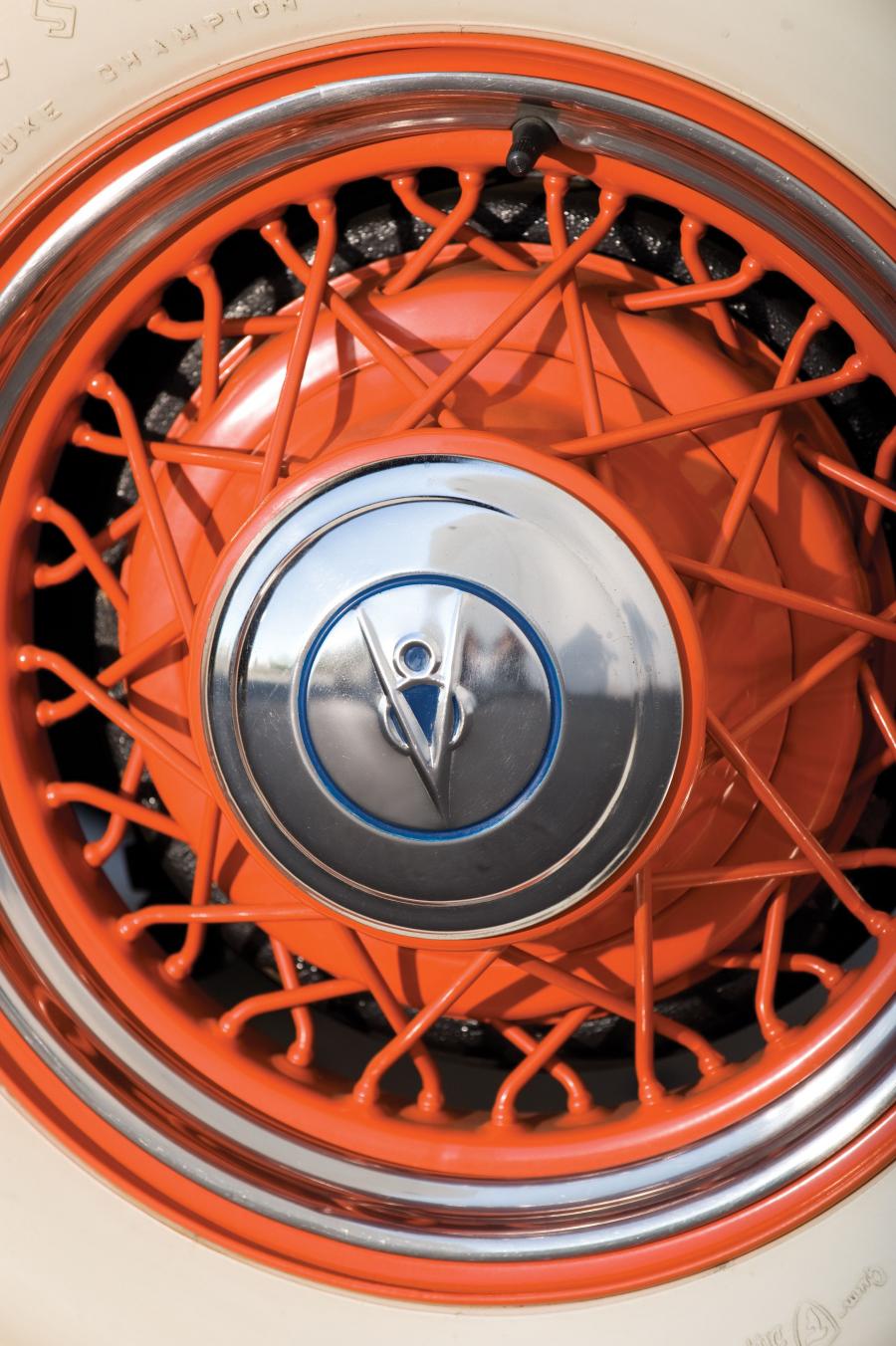  Ford V8 DeLuxe Convertible by Glaser 1935 года  (фото 2 из 10)